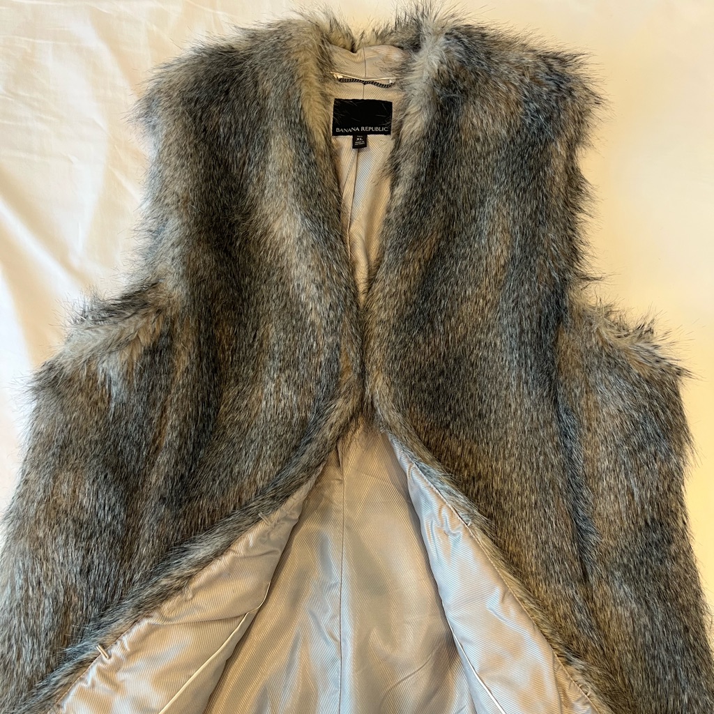 Banana Republic, Faux Fur Lined Vest! Xl Long, Silver, Gray “Foxy” Vest!